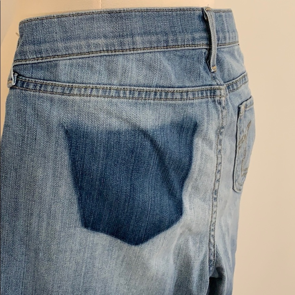 True Religion Mid-Rise Relaxed Ombré Hem Boyfriend Jean 28 - Picture 13 of 13